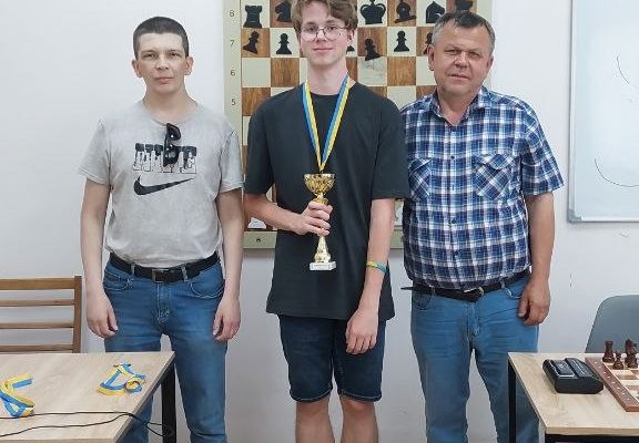 Третє місце Блакита Роман.